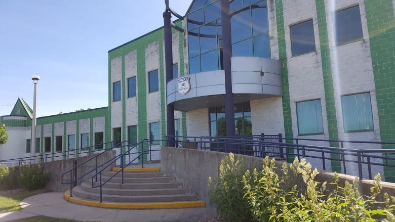 The entrance steps to the Gatineau police headquarters.