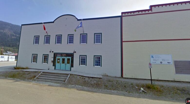 A shot of the exterior of the rec centre in Dawson City.