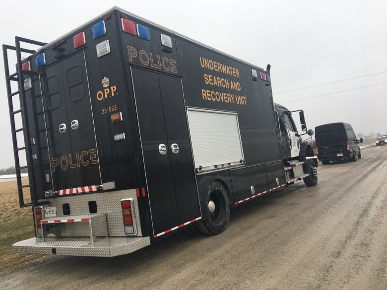 A police search and recovery truck.