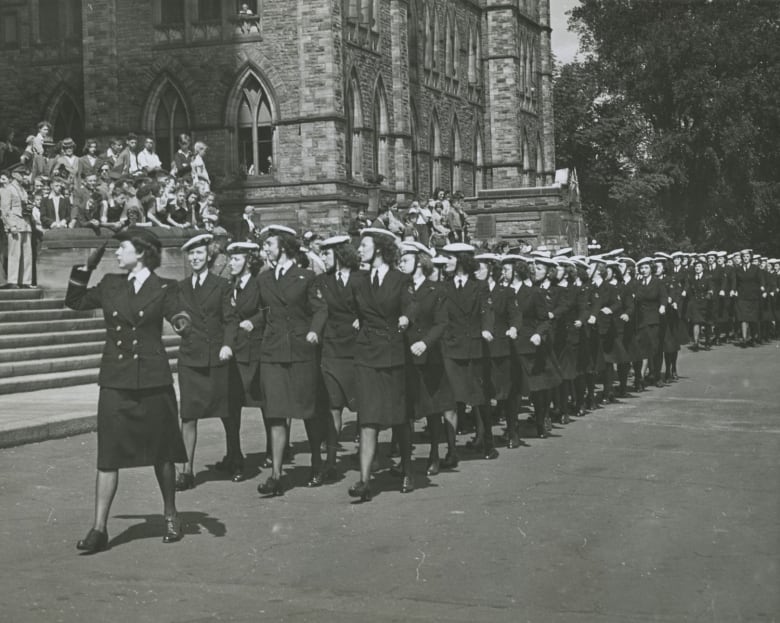 Wrens marching