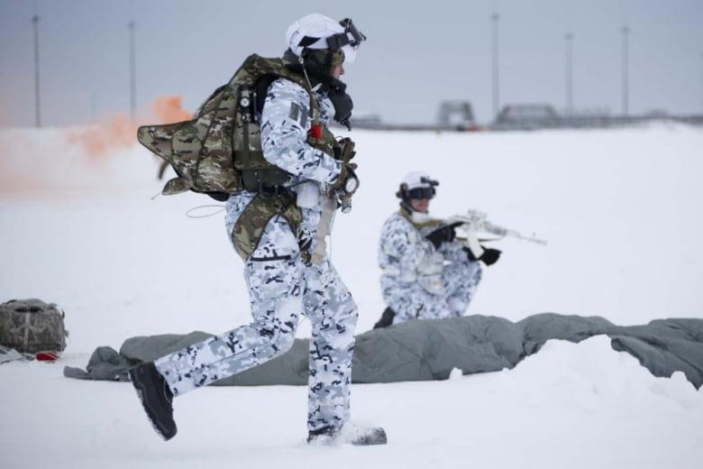 Russian paratroopers conducting a High Arctic exercise on April 25, 2020.