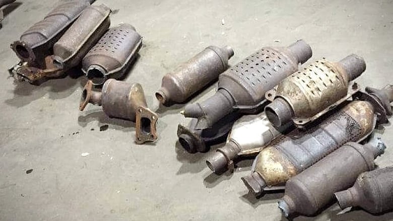 Multiple catalytic converters.