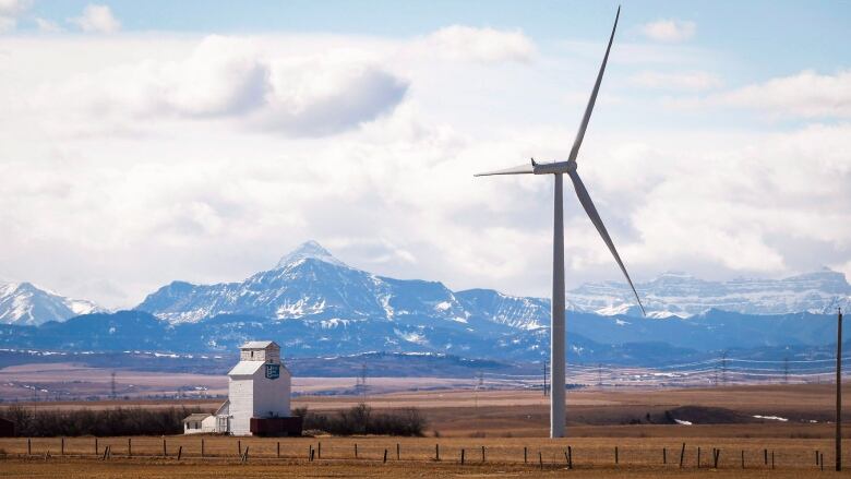 wind turbine, Pincher Creek, Alberta, renewables