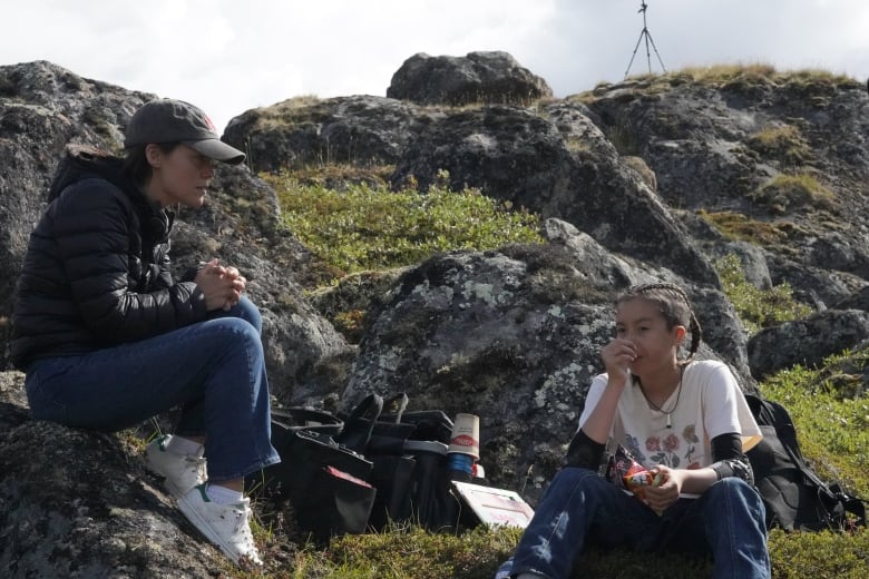 Nyla Innuksuk, right, and Nalajoss Ellsworth during the filming of Slash/Back in Pangnirtung.