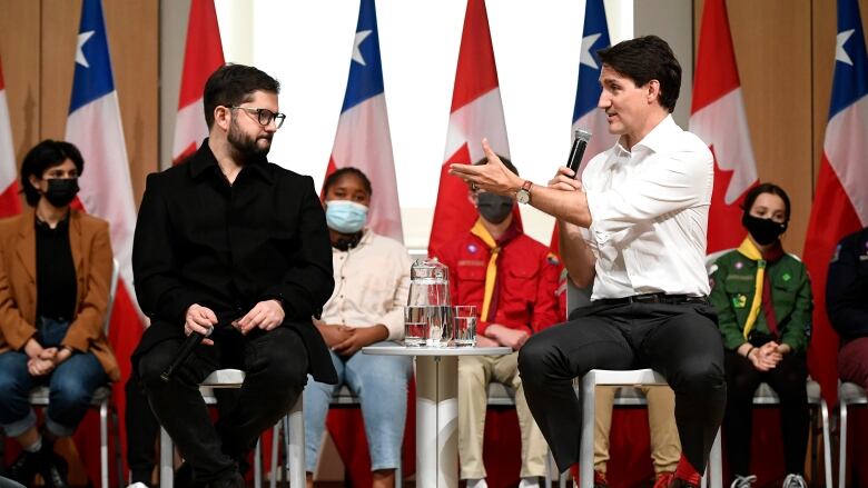 Prime Minister Justin Trudeau and President of the Republic of Chile Gabriel Boric participate in a Q&A session with local students in Ottawa.