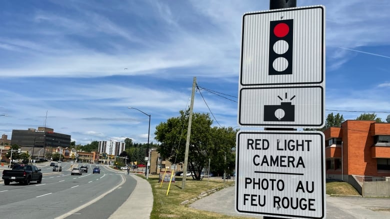 A road sign that says 