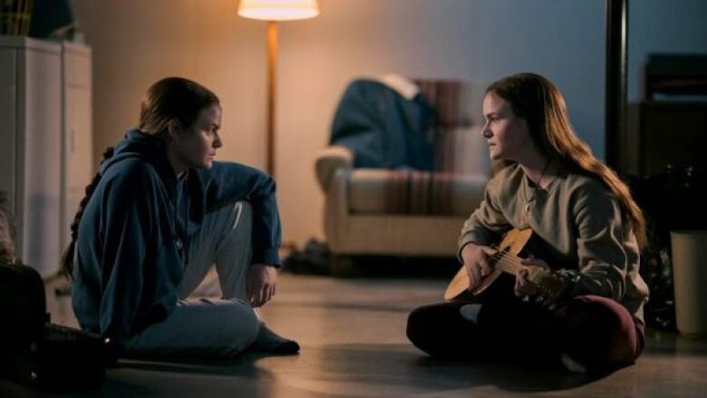 Railey and Seazynn Gilliland as Tegan and Sara in High School.