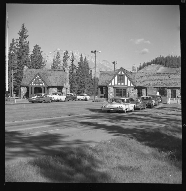 CODA [Calgary Olympic Development Association], 1962, photographer/Bruno Engler, Whyte Museum of the Canadian Rockies, Bruno Engler fonds (V190/I/A/I/B/5/NA-38)