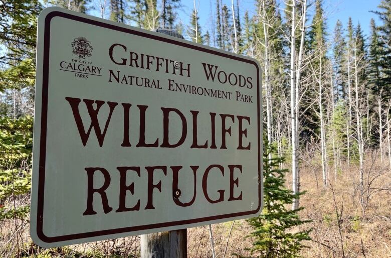 A sign in Griffith Woods Park reminds people theyre in an area rich in wildlife.