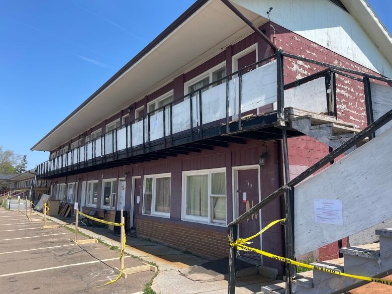 A picture of the recently condemned building in Alberton.