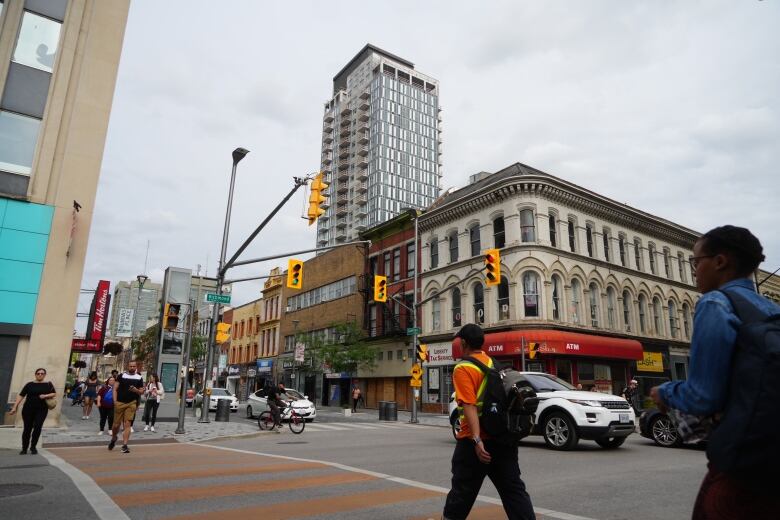 street scene at Dundas and Richmond