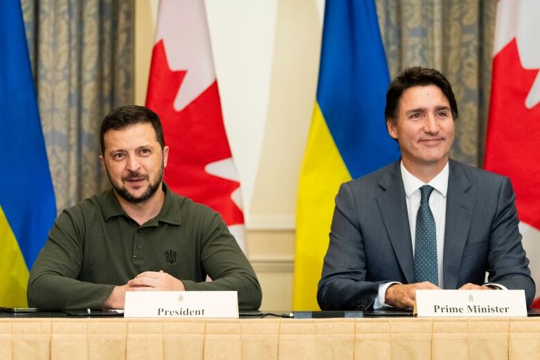 Prime Minister Justin Trudeau and Ukrainian President Volodymyr Zelenskyy meet with business leaders in Toronto, on Friday, Sept. 22, 2023. THE CANADIAN PRESS/Spencer Colby