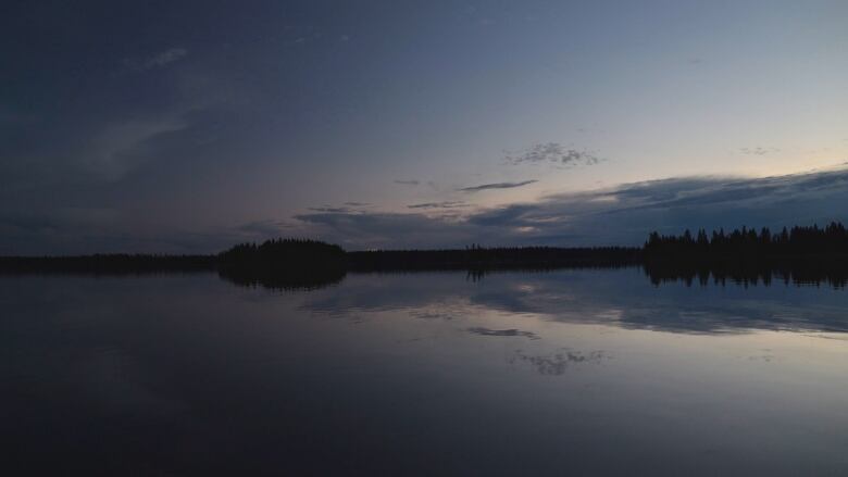 Island Lake is Manitoba's sixth largest lake, spanning more than 1000 square kilometers. 