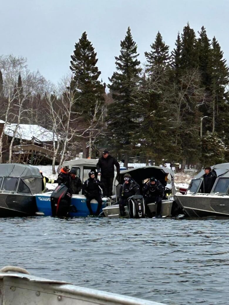 The Oogoogeek Dive Team do underwater recovery around Island Lake and the waters surrounding other northern communities.