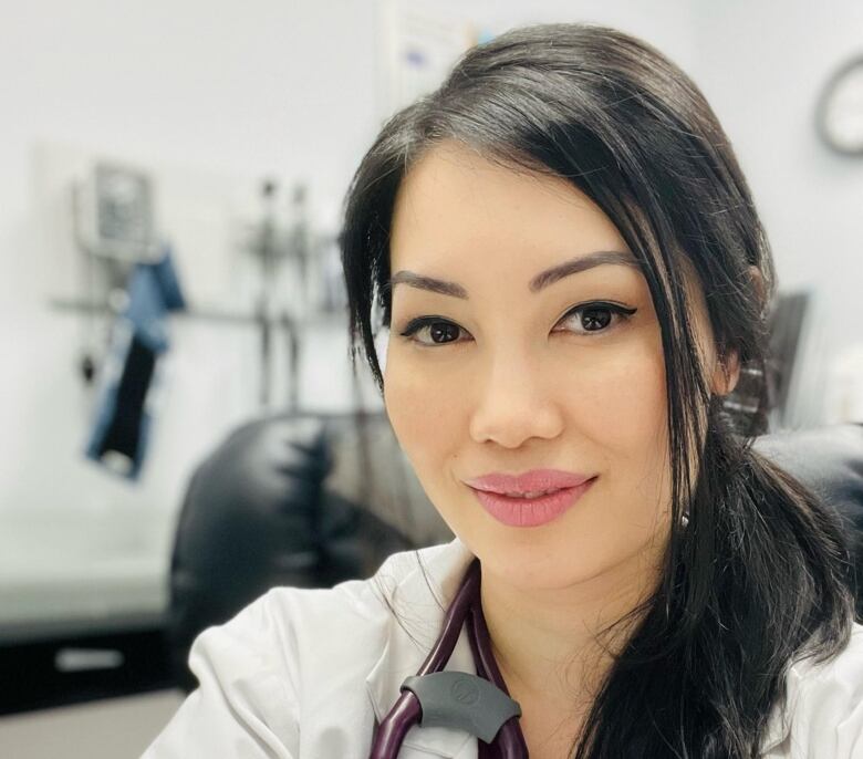 A women in her medical uniform