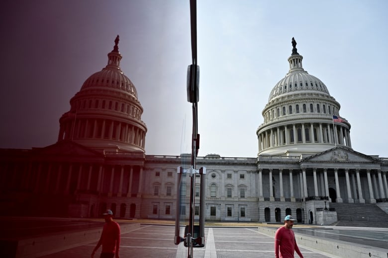 Reflection outside US Capitol