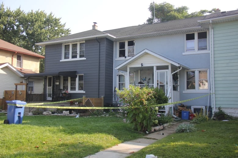 An investigator is trying to determine what started a Windsor, Ont., house fire Thursday morning.