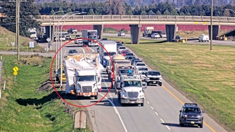 damaged modular home on semi truck