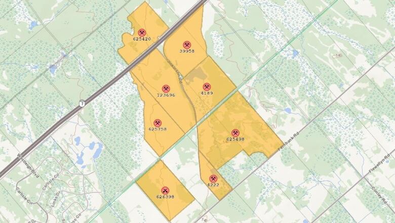 A map from the Ministry of Natural Resources that shows eight licenced quarries near Highway 7 in Ottawa's rural west.