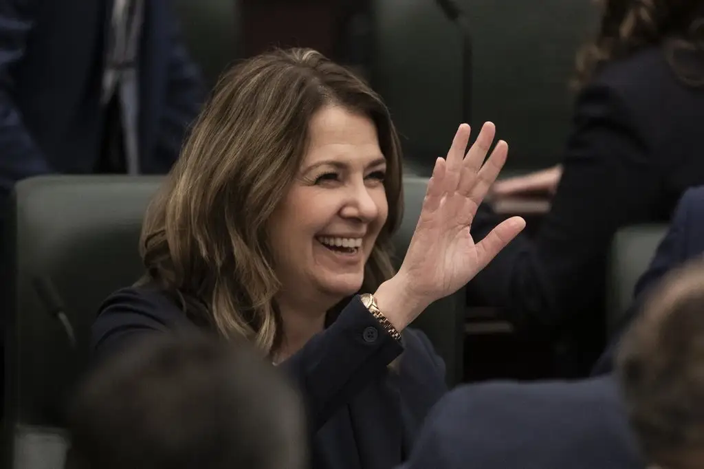 Alberta UCP Tightens Unity: Party Officials Must Sign Pro-Canada Pledge